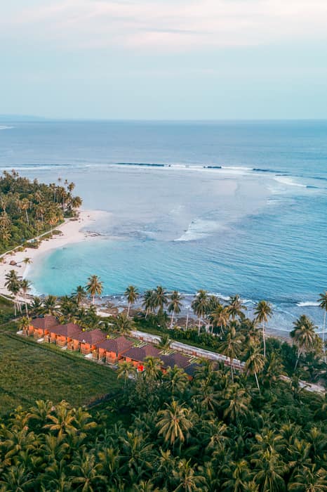 A baía abaixo das villas